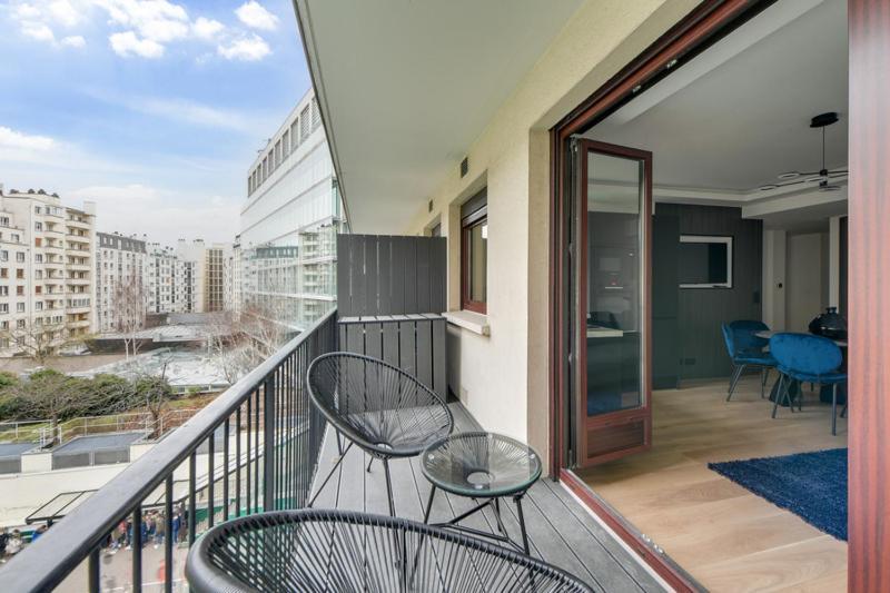 Apartment 181 One - Superb In Paris. *