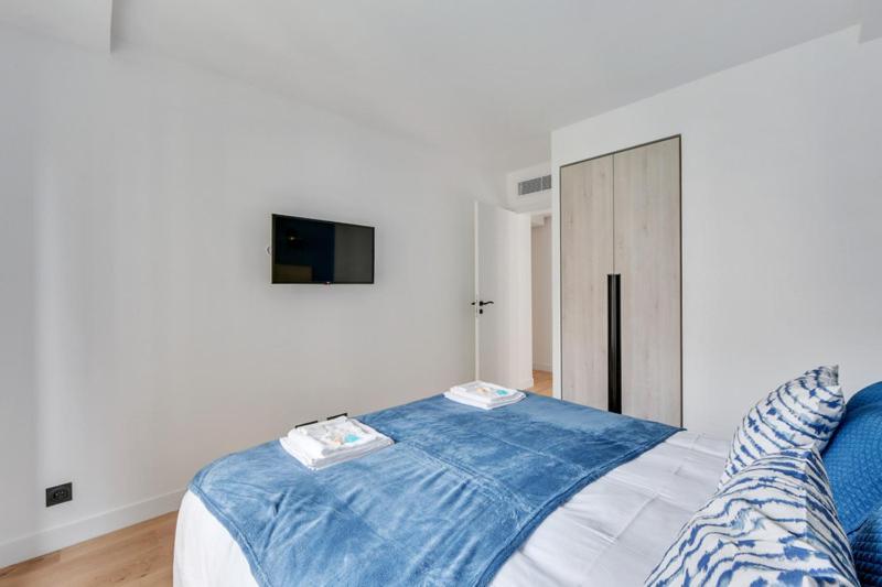 181 One - Superb In Paris. Apartment